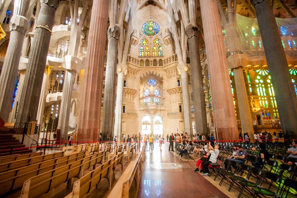 Barcelona: Sagrada Familia Entry Ticket with Audio Guide